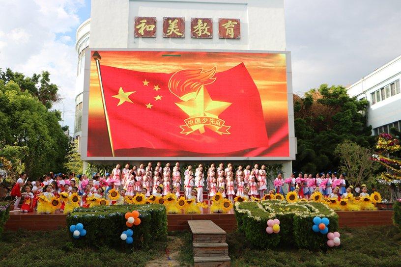 贾玲都翻车了?被扒抄袭惯犯黑历史,小品画面与韩国喜剧高度相似
